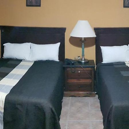 Hotel La Posta Monclova Exterior photo